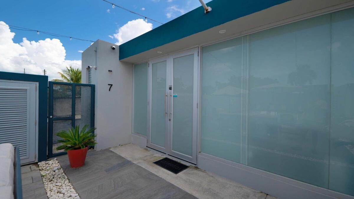Aquaville Dorado Moderna A Studio 7 Bagian luar foto